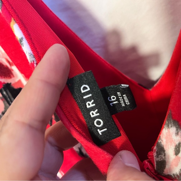 Torrid Vibrant Red Vneck Front and Back Dress - Picture 3 of 4